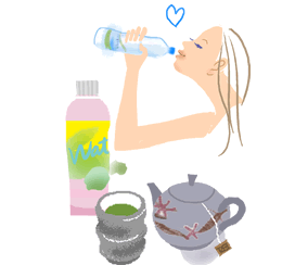 生理周期に合わせたダイエットで飲み物にも気を配る女性