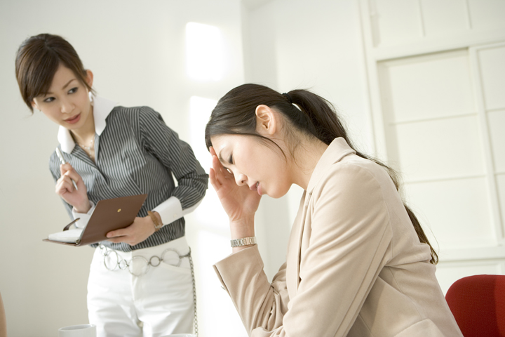 生理期間中に貧血をおこしている女性
