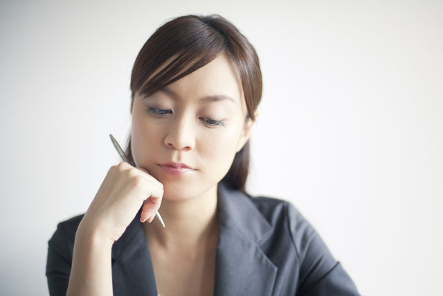 生理周期の乱れに悩む女性